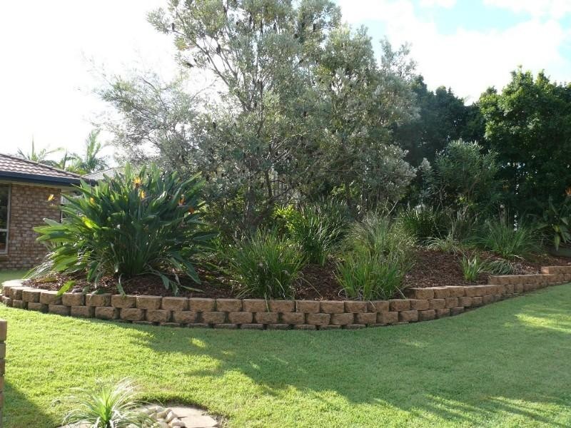 6 Kingman Court, Pacific Pines QLD 4211