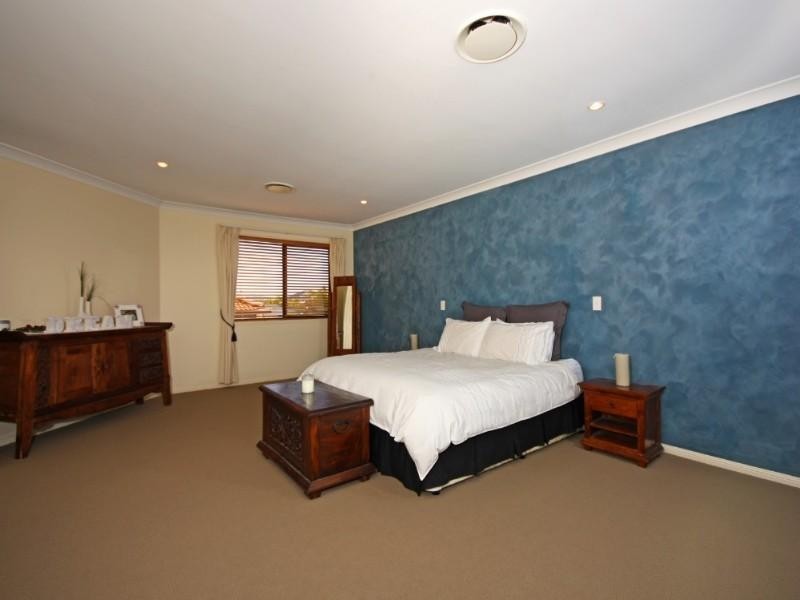 15 Grande Terrace, Helensvale QLD 4212