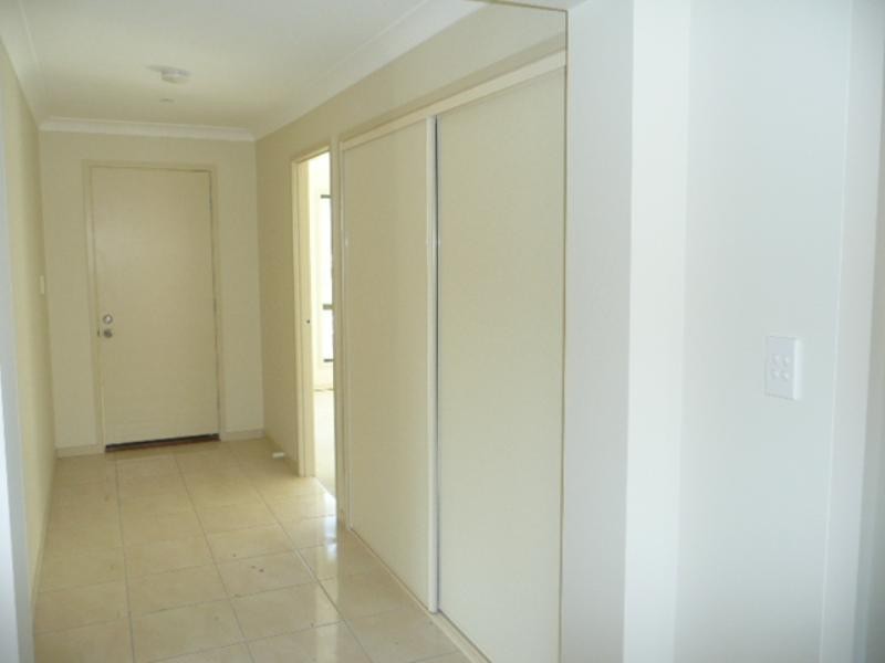 2/1 Gascoyne Street, Pacific Pines QLD 4211