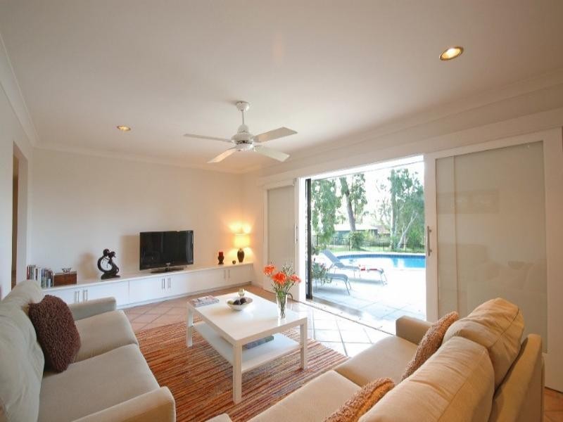 23 Hammond Drive, Gaven QLD 4211