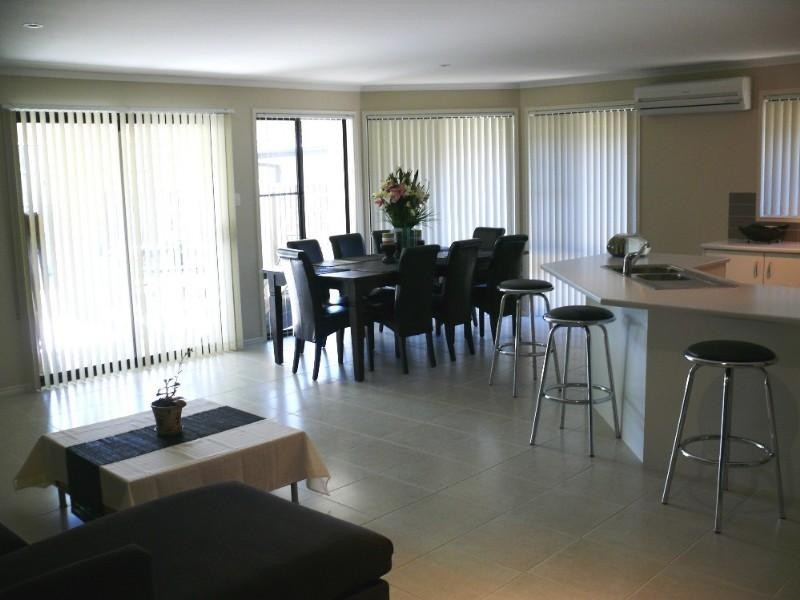 18 Ansett Way, Upper Coomera QLD 4209