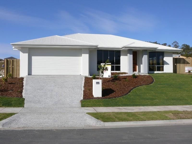 1/18 Kadie Place, Pacific Pines QLD 4211