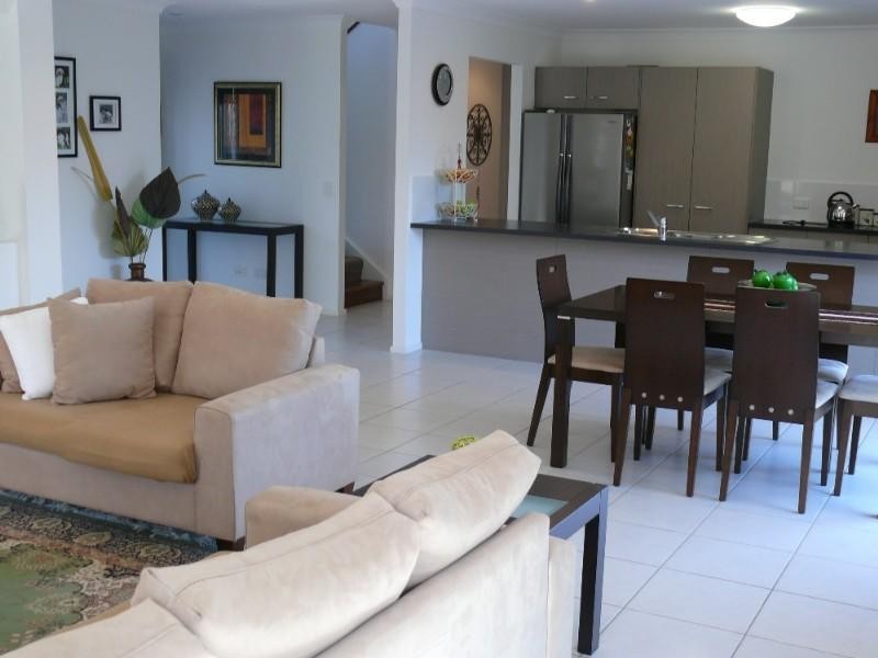 12 Bahkeeta Street, Oxenford QLD 4210