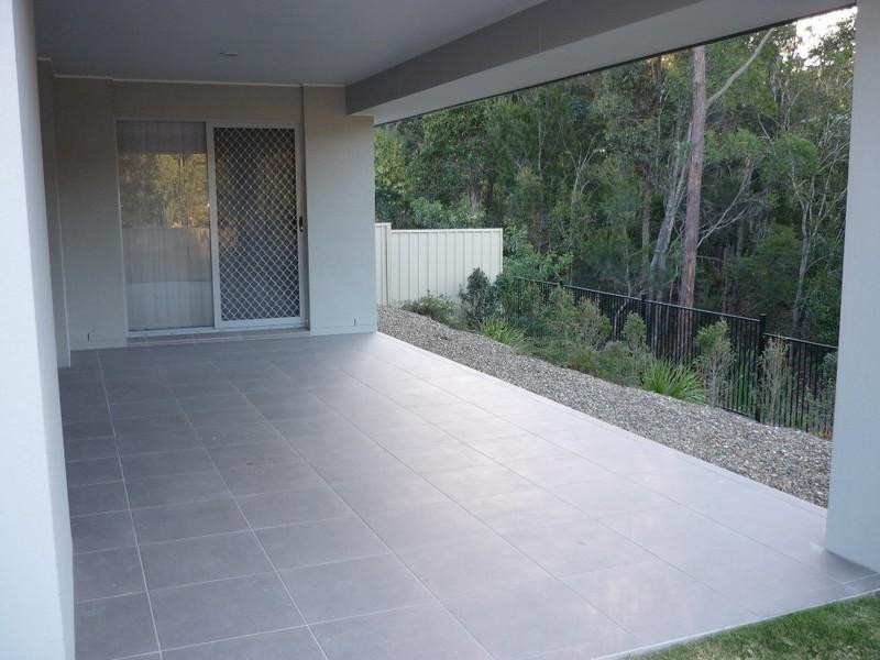 1 Caragh Crescent, Oxenford QLD 4210