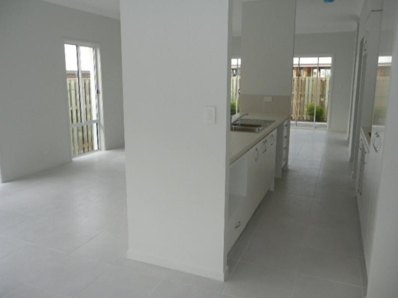 42 Bardin Ridge, Reedy Creek QLD 4227