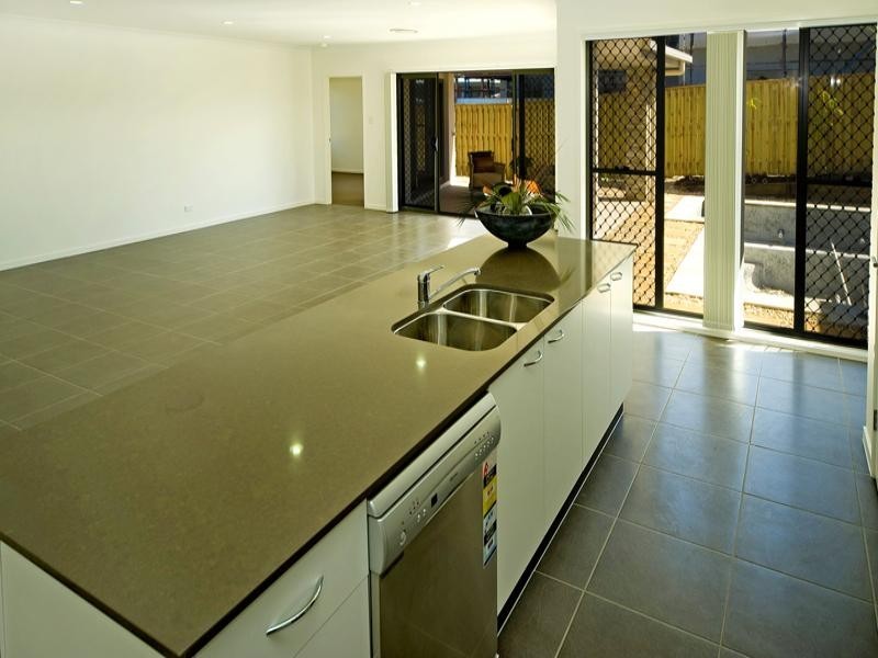 5 Scenic Circuit, Coomera QLD 4209