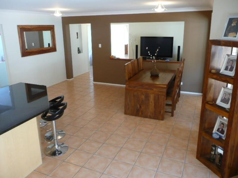 3 Hawker Street, Pacific Pines QLD 4211