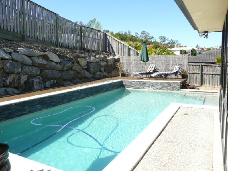 3 Hawker Street, Pacific Pines QLD 4211