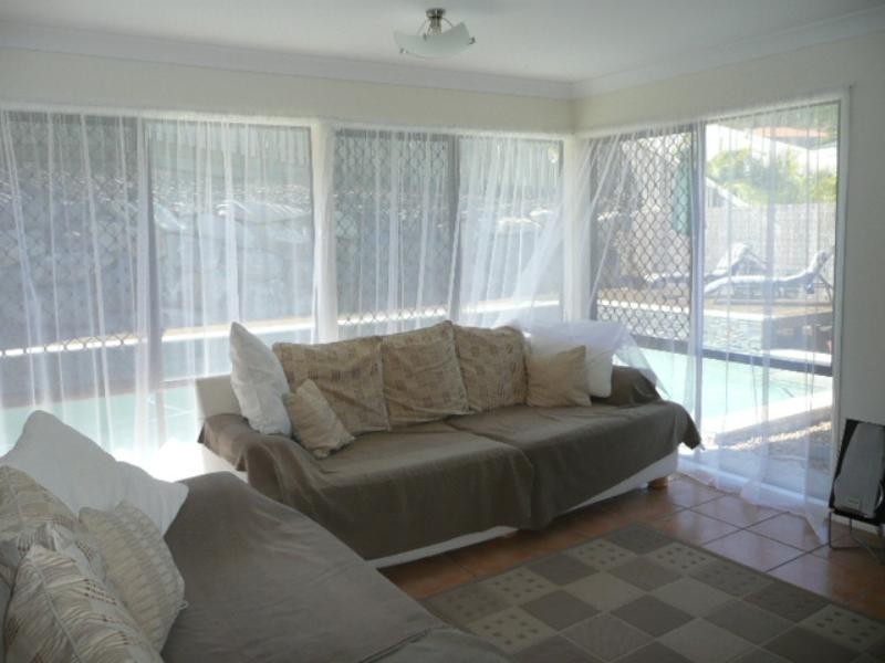 3 Hawker Street, Pacific Pines QLD 4211