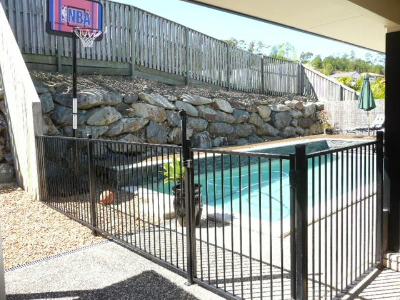 3 Hawker Street, Pacific Pines QLD 4211