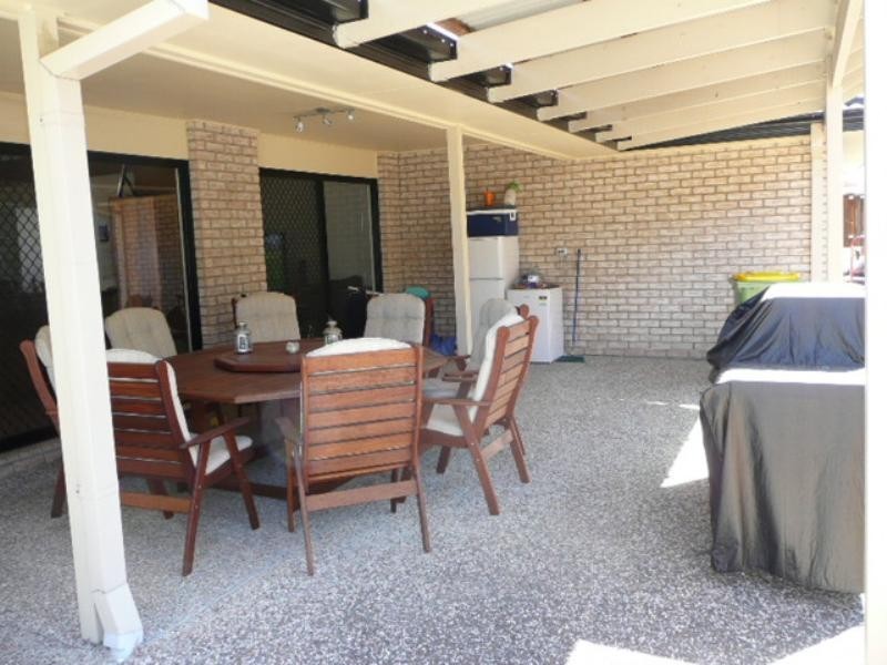 3 Hawker Street, Pacific Pines QLD 4211