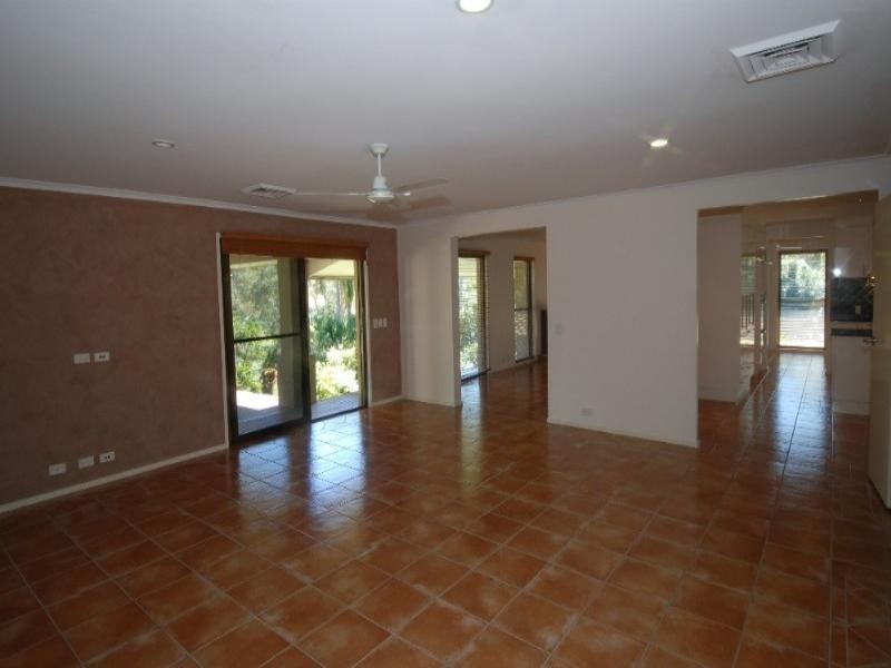 33 Ruth Terrace, Oxenford QLD 4210