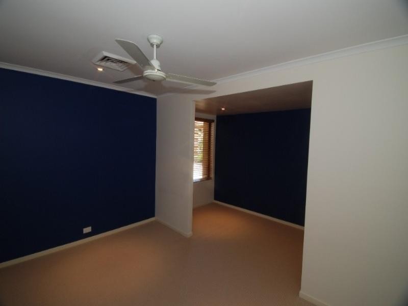 33 Ruth Terrace, Oxenford QLD 4210