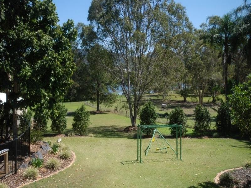 33 Ruth Terrace, Oxenford QLD 4210