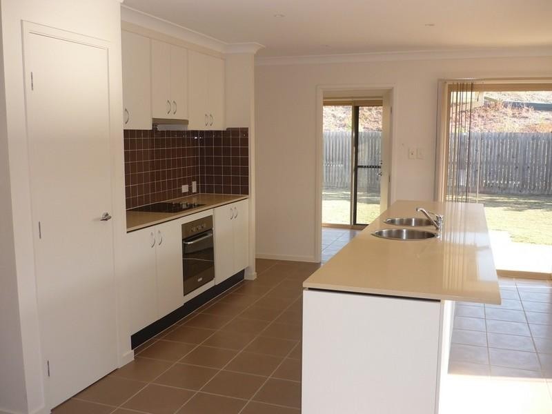 38 Craigs Way, Maudsland QLD 4210