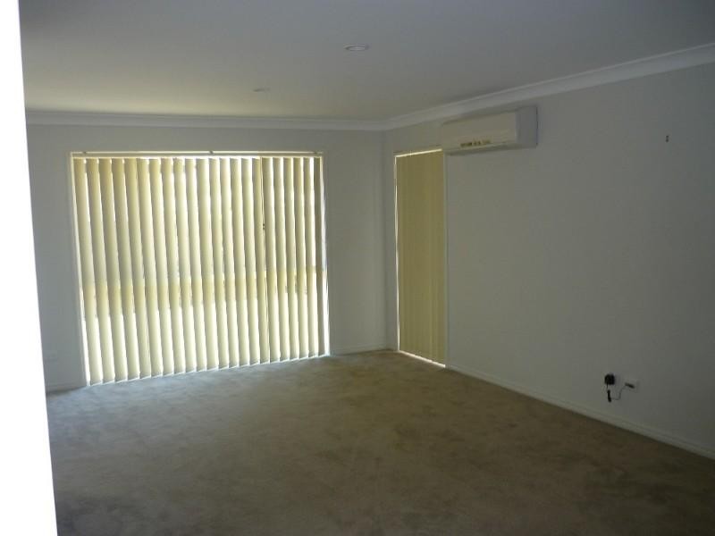 10 Villanova Avenue, Oxenford QLD 4210