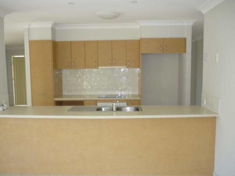 10 Villanova Avenue, Oxenford QLD 4210