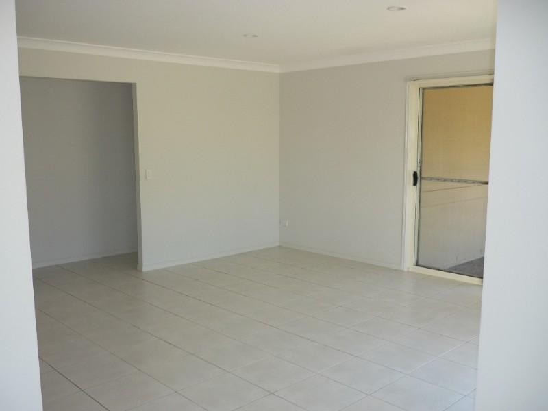 10 Villanova Avenue, Oxenford QLD 4210