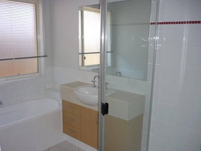 10 Villanova Avenue, Oxenford QLD 4210