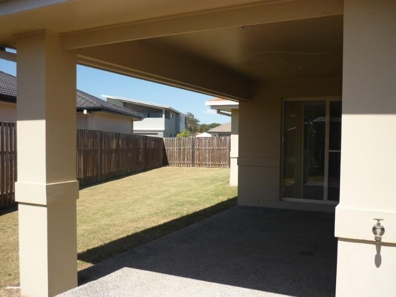 10 Villanova Avenue, Oxenford QLD 4210