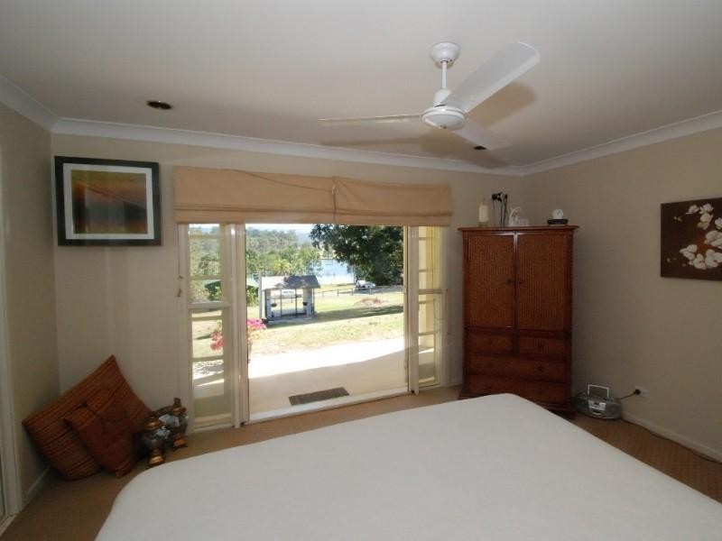 27 Ruth Terrace, Oxenford QLD 4210