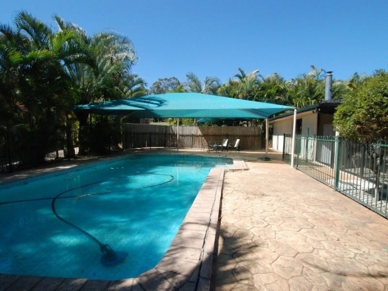 27 Ruth Terrace, Oxenford QLD 4210