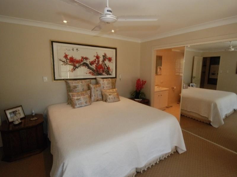 27 Ruth Terrace, Oxenford QLD 4210