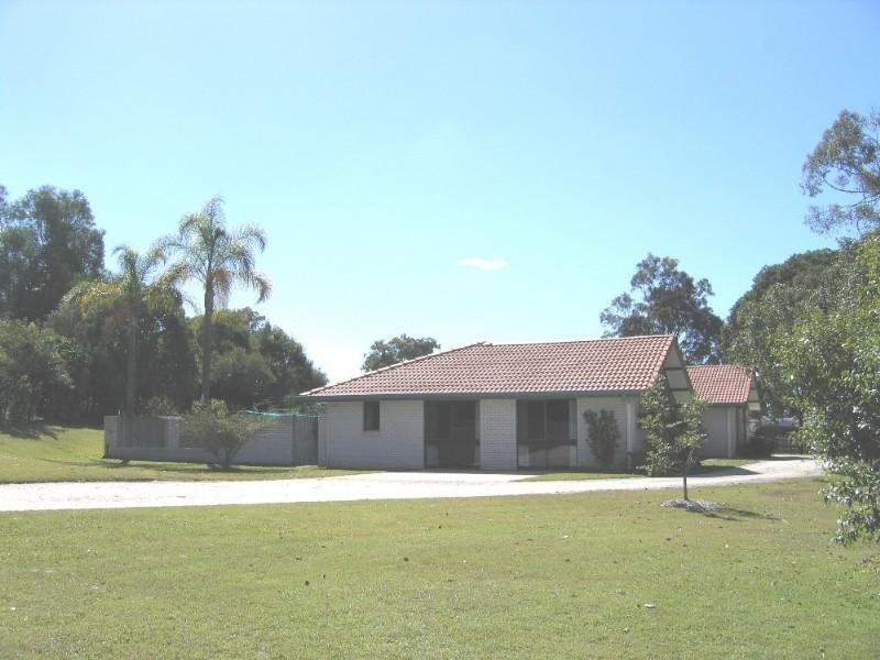 14 Oberon Way, Oxenford QLD 4210