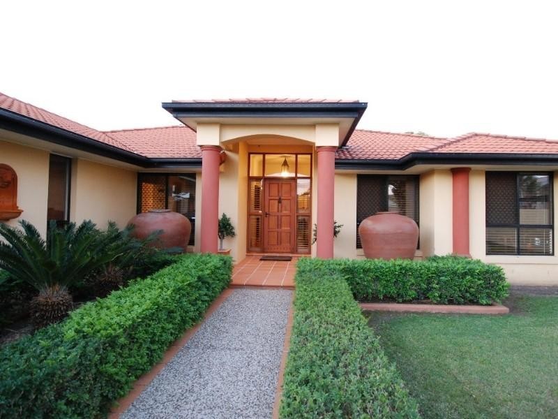 32 Saltwater Terrace, Helensvale QLD 4212