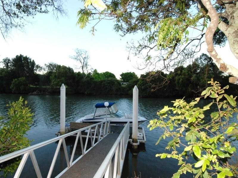 32 Saltwater Terrace, Helensvale QLD 4212