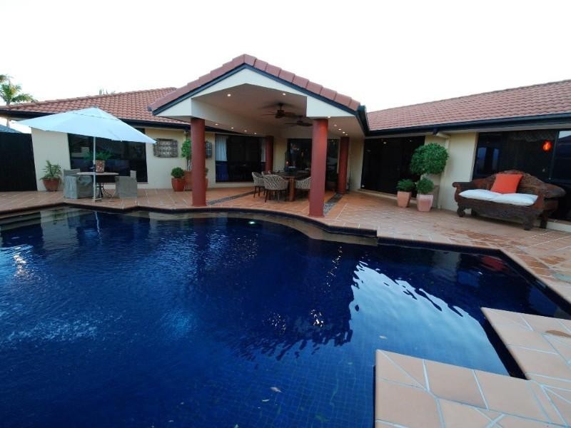 32 Saltwater Terrace, Helensvale QLD 4212