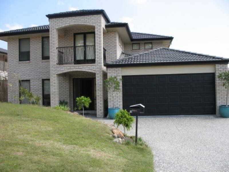 11 Osmond Court, Pacific Pines QLD 4211