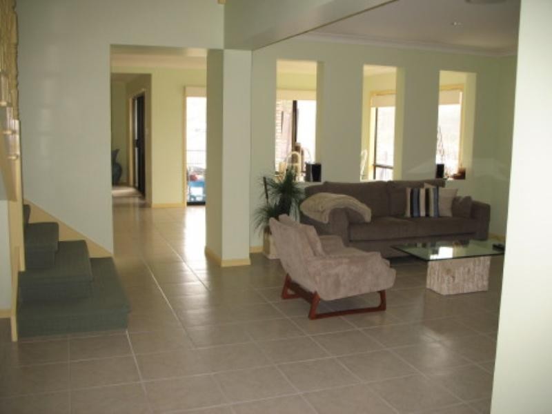 11 Osmond Court, Pacific Pines QLD 4211