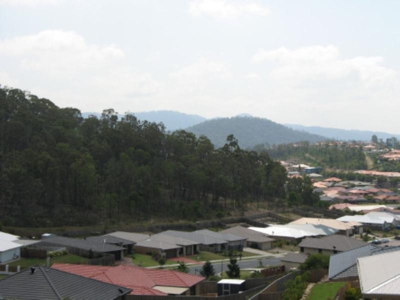 11 Osmond Court, Pacific Pines QLD 4211