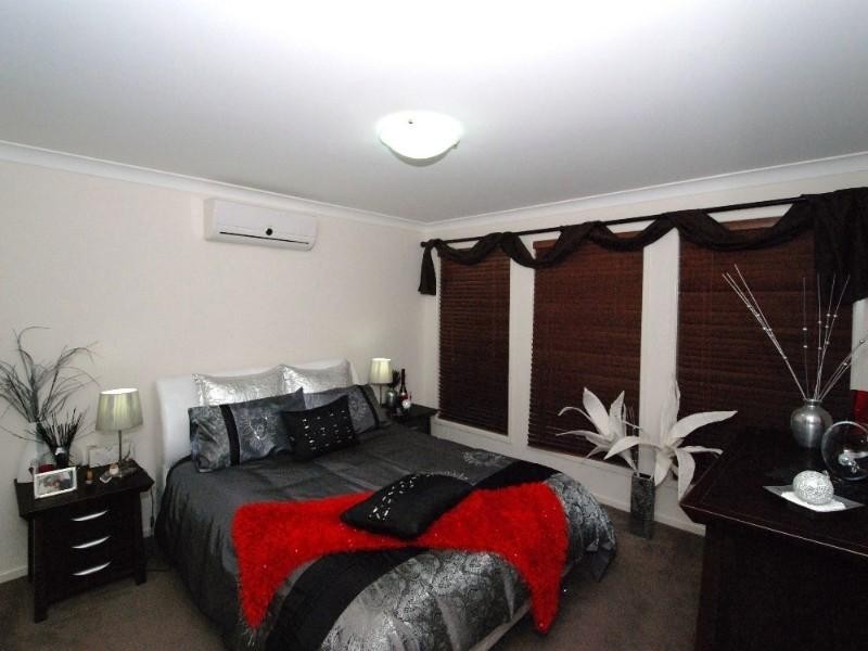 8 Marlow Street, Oxenford QLD 4210