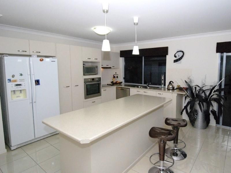 8 Marlow Street, Oxenford QLD 4210