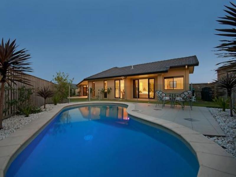 3 Xavier Place, Oxenford QLD 4210