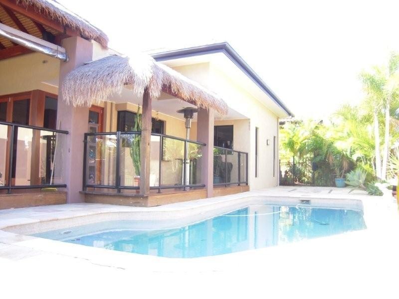 19 Torquay Place, Arundel QLD 4214