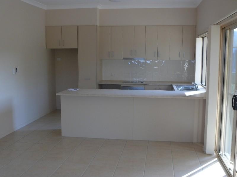 2/9 Wendy Court, Upper Coomera QLD 4209