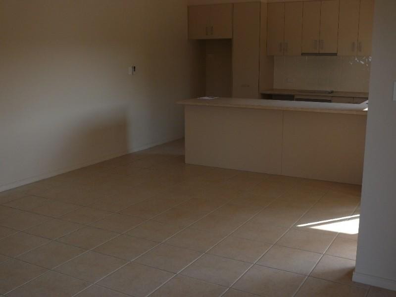 2/9 Wendy Court, Upper Coomera QLD 4209