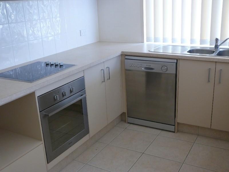 2/9 Wendy Court, Upper Coomera QLD 4209