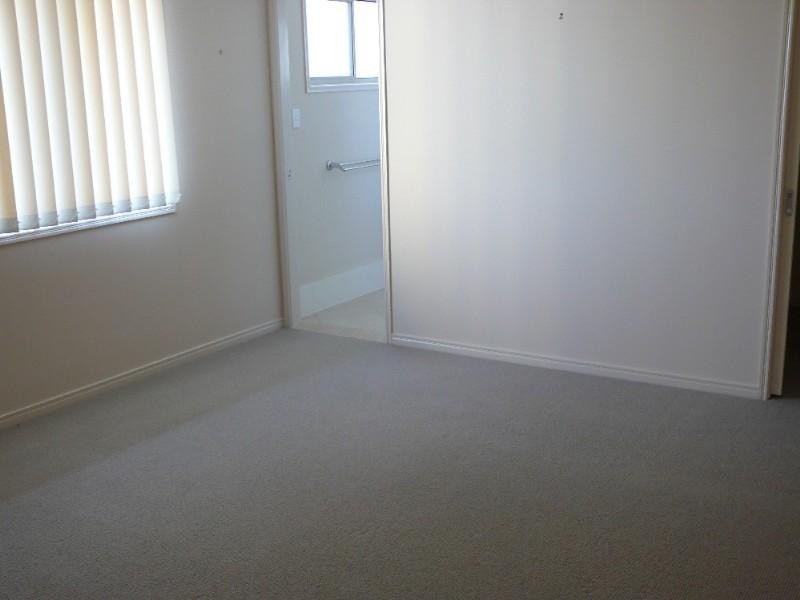 2/9 Wendy Court, Upper Coomera QLD 4209