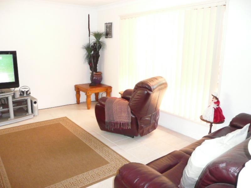 7 Gambier Crescent, Pacific Pines QLD 4211