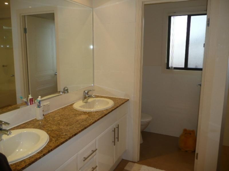 19 Brittany Drive, Oxenford QLD 4210