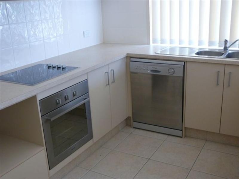 2/9 Wendy Court, Upper Coomera QLD 4209