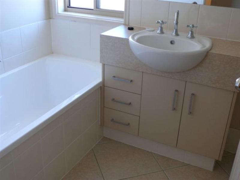 2/9 Wendy Court, Upper Coomera QLD 4209