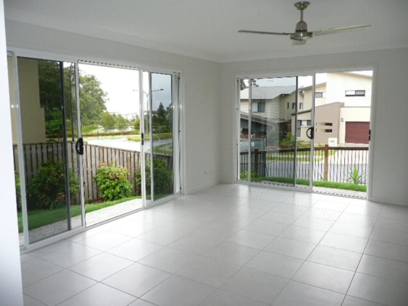 18 Worchester Terrace, Reedy Creek QLD 4227