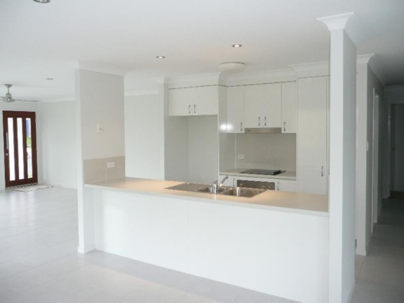 18 Worchester Terrace, Reedy Creek QLD 4227