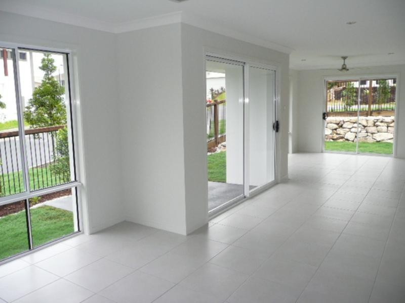 18 Worchester Terrace, Reedy Creek QLD 4227