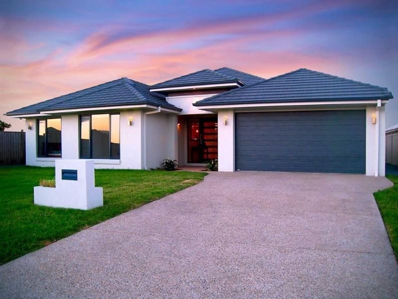 19 Lanier Close, Oxenford QLD 4210